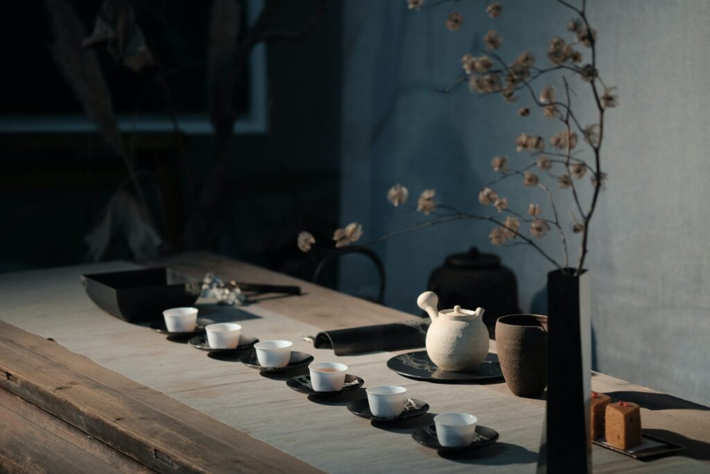 お茶　オリエンタル　茶器　アジア　花　白い茶器